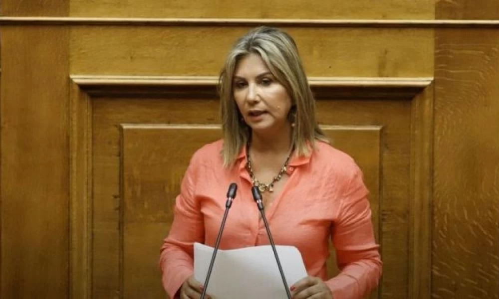 Μακρή: "Το εμβόλιο είναι η επόμενη ημέρα"